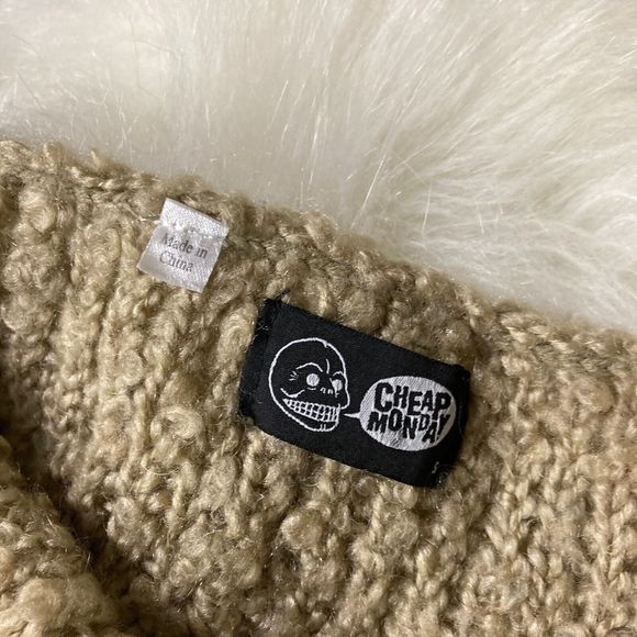 Cheap Monday Zyracuse Sweater Women Sz Small Tan Teddy Boho Chunky Knit Fall - Picture 3 of 9